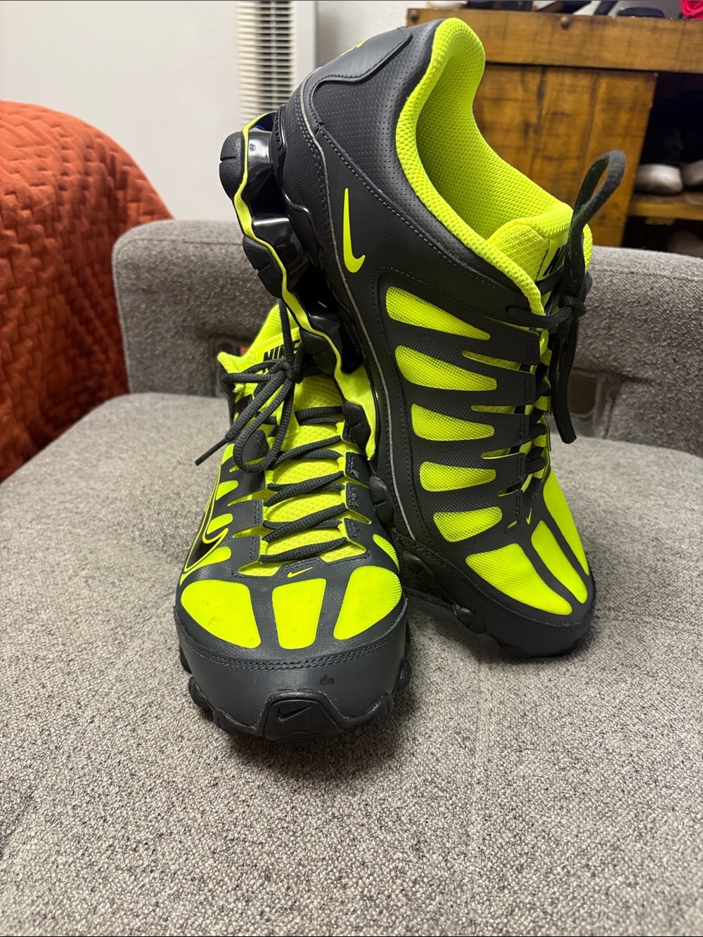 Nike Men’s Neon Green and Black Athletic Running Shoes